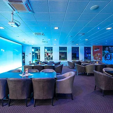 Bnc - Restaurant - Bowling براتسيلافا