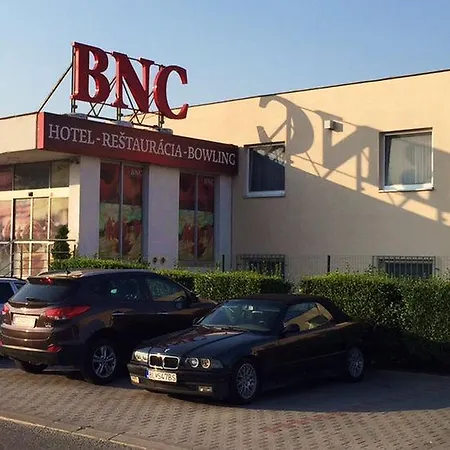 Bnc - Restaurant - Bowling فندق براتسيلافا