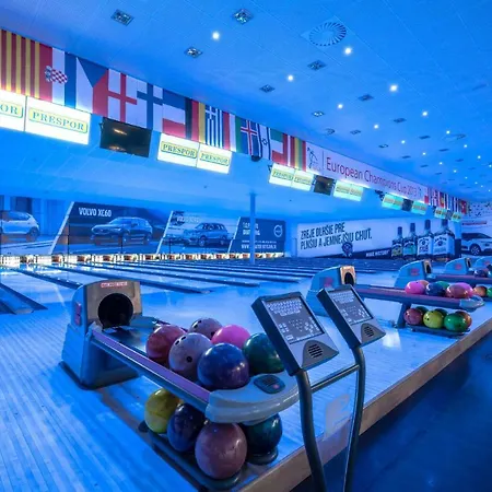 Hotel Bnc - Restaurant - Bowling