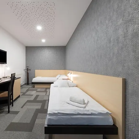 Bnc - Restaurant - Bowling 호텔 브라티슬라바