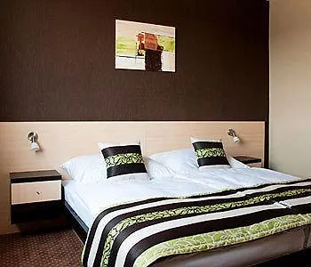 Bnc - Restaurant - Bowling 3* 브라티슬라바