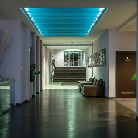 Bnc - Restaurant - Bowling 3* 브라티슬라바